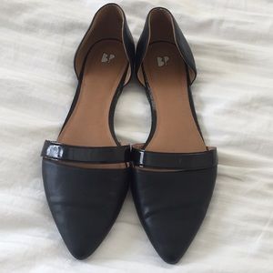 Black pointy toe flats